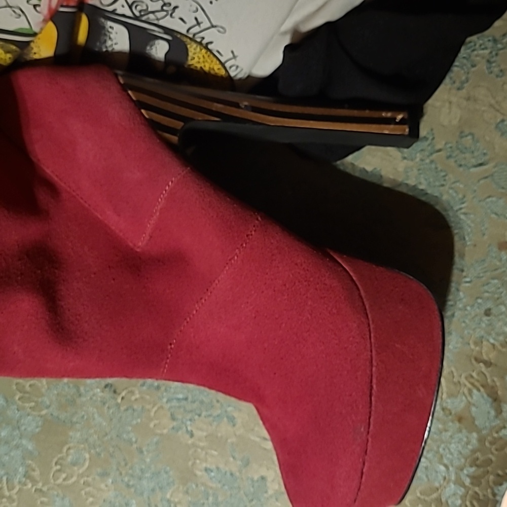 Boots - Picture 5 of 6